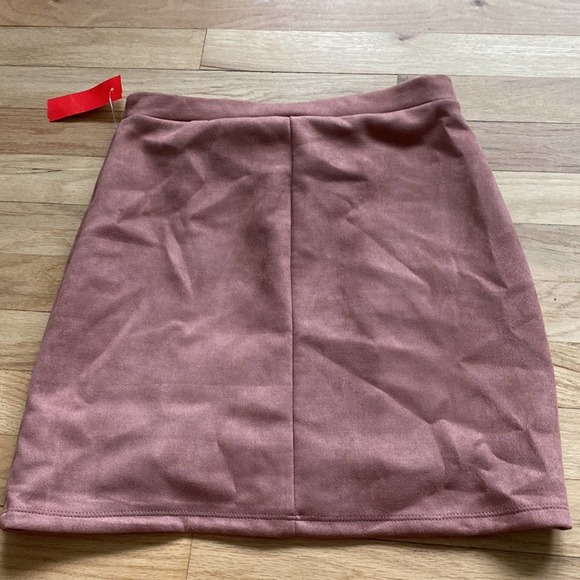 Charlotte Russe Blush Pink Suede Scalloped Skirt - Picture 5 of 7